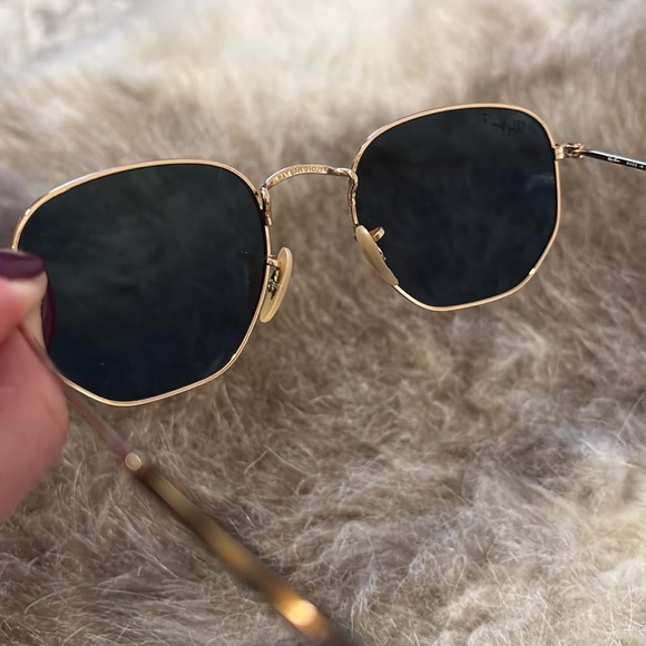 New Ray Ban Hexagonal Flat gold sunglasses. - Picture 5 of 7